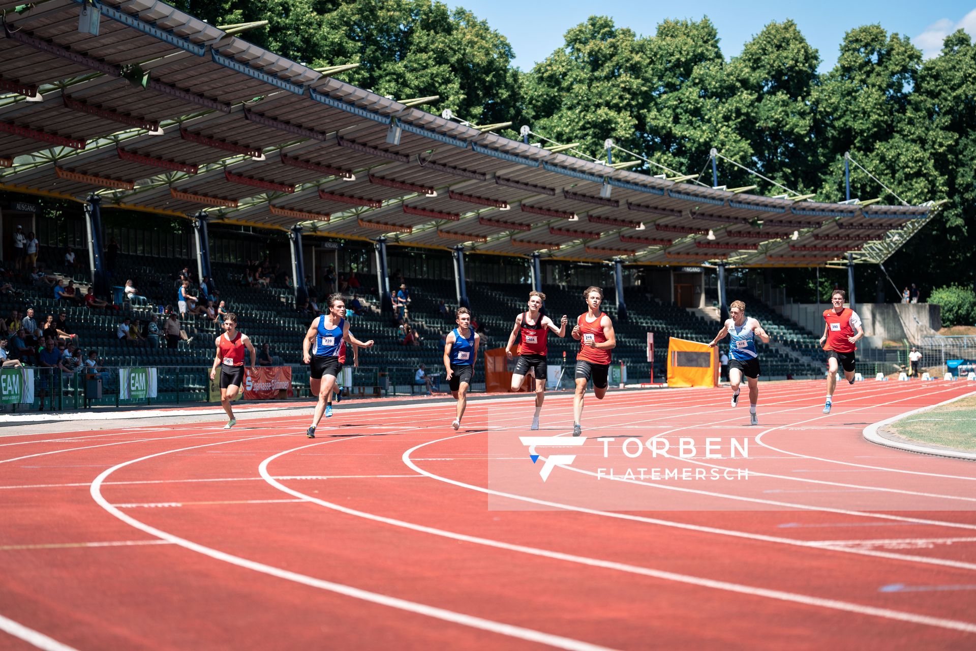 Jakob Buchberger (DSC Oldenburg), Samuel Kedzierski (LG Weserbergland), Luca Winter (TSV Germania Helmstedt), Torben Lillie (VfL Lingen), Milian Zirbus (LG Osterode), Bennett Pauli (VfL Stade), Lucas Vogt (TuS Wunstorf) am 02.07.2022 waehrend den NLV+BLV Leichtathletik-Landesmeisterschaften im Jahnstadion in Goettingen (Tag 1)